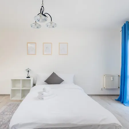 Osiedle Oswiecenia Comfort By Bookinghost Apartamento