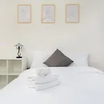 Osiedle Oswiecenia Comfort By Bookinghost Apartman
