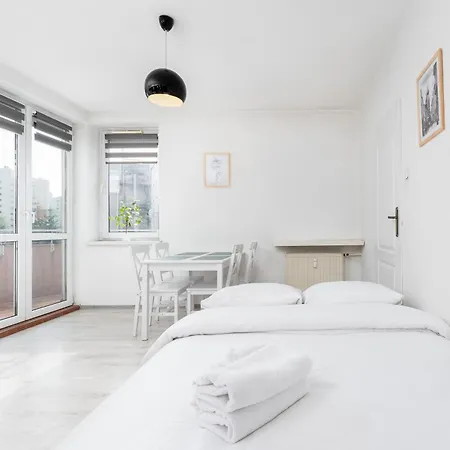 Osiedle Oswiecenia Comfort By Bookinghost דירה *
